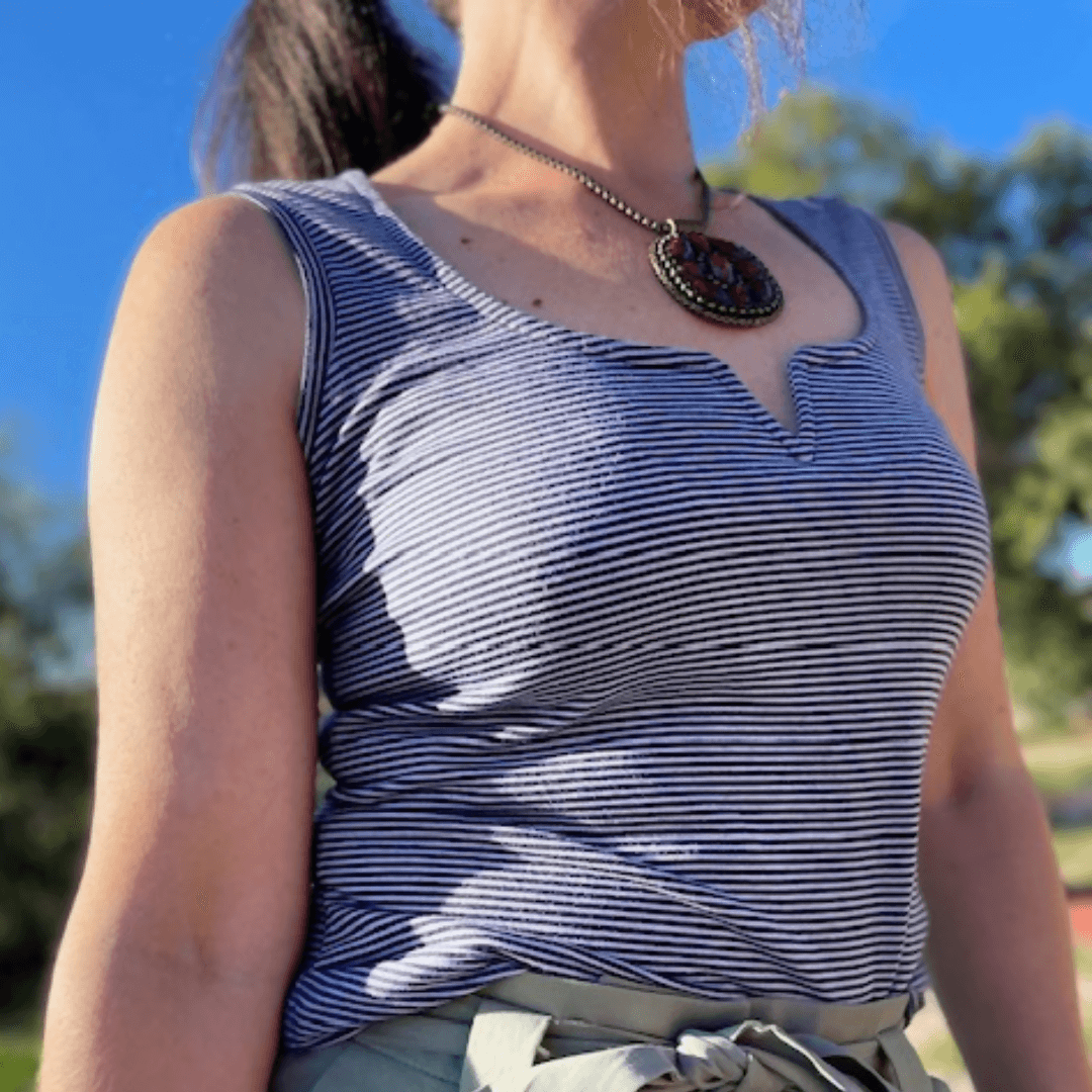Top Impala taille 32 à 52, haut en maille à rayures, décolleté arrondi, style féminin et confortable.