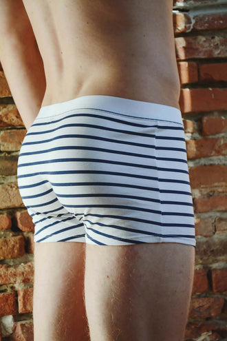 Boxer MaïTaï en jersey à rayures, confortable et personnalisable, vue arrière, idéal pour patrons de couture PDF.