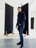 Homme portant un Cardigan - S/XXL - JAMES, patron de couture PDF à télécharger, niveau intermédiaire, tailles S à XXL.
