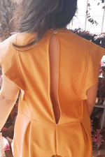 Haut de la Combinaison Pantalon/Short Nephtys - T36 à 50, avec encolure ronde et dos ouvert, patron de couture pdf à télécharger.
