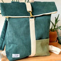 Sac à dos en tissu côtelé vert montré dans Ebook Mes sacs à coudre, patron de couture pdf à télécharger, idéal pour couturières débutantes.