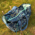 GRAND-MAMAN - Sac de tricot 35cm x 35cm x 20cm en tissu fleuri, parfait pour ranger laine et accessoires, patron de couture pdf à télécharger.