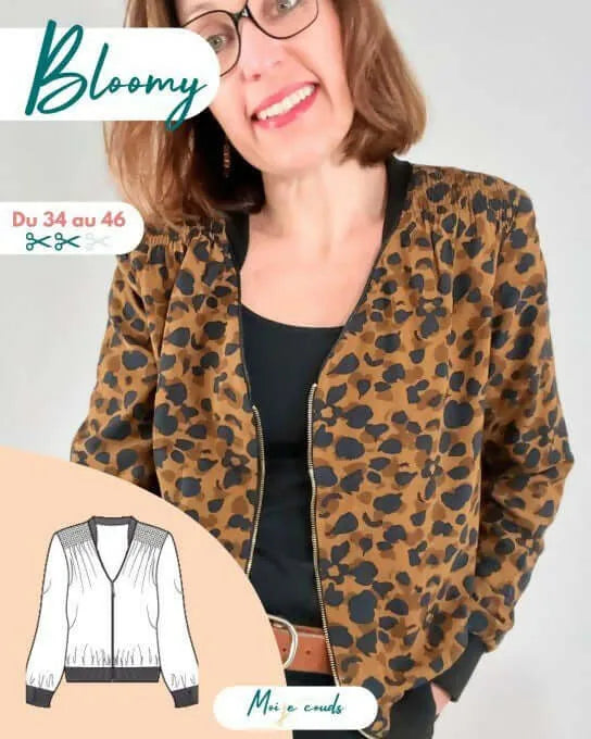 La veste BLOOMY du 34 au 46 portée avec un design à motifs léopard, patron pdf à télécharger.