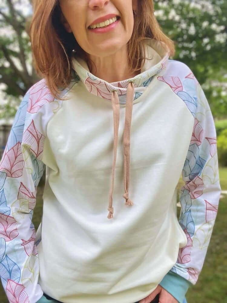 Le SWEAT FLEX adulte mixte du S au XL, modèle avec des manches raglans et tissu extensible pour un confort optimal.