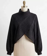 Patron PDF Gilet Tourmaline du 32 au 60, vue de face en broderie anglaise noire, coupe courte cache-cœur sur mannequin