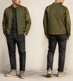 Homme portant le Patron PDF Veste ENCANTADO du S au XXXL, vue avant et arrière, coupe cintrée avec manches raglan en tweed