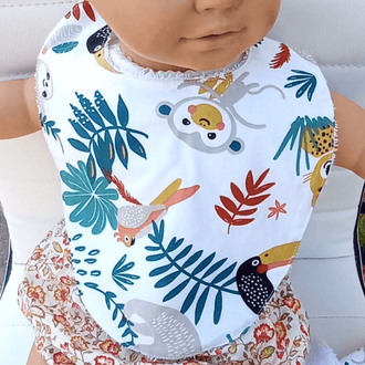 Patron pdf du bavoir bébé, bavoir en tissu coloré avec motifs animaux pour enfant.