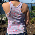 Dos nageur du ROXANA - Débardeur pour femmes du 34 au 54, patron de couture pdf à télécharger, motif éclaboussures colorées.