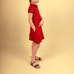 Robe / Blouse Gaby - Patron couture enfant du 2 au 14 ans, en rouge, patron de couture pdf à télécharger, vue profil.