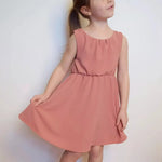 Robe Cylia Enfants - patron de couture pdf à télécharger, légère et confortable robe doublée avec taille élastiquée pour enfants.