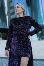 Robe - XS-XL - ARTISTA et jupe portée par une femme, élégante, robe à paillettes violettes.