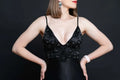 Robe de soirée - XS/M - BLACK SWAN, patron de couture PDF à télécharger, élégant modèle de robe noire, couture intermédiaire, tissus recommandés.