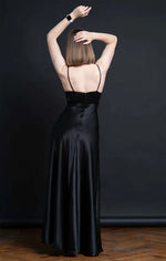 Robe de soirée - XS/M - BLACK SWAN en satin noir, vue arrière, patron de couture PDF à télécharger, niveau intermédiaire.