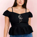 Top Yasmine Femme - Patron couture du 32 au 56, modèle en noir avec broderie lune, patron de couture pdf à télécharger en ligne.