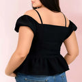 Top Yasmine Femme - Patron couture du 32 au 56, patron de couture pdf à télécharger, femme portant un haut noir élégant