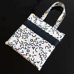 Tote bag, avec couture anglaise en tissu imprimé avec bande décorative, patron de couture pdf à télécharger disponible.