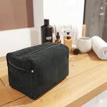 Trousse de toilette homme Richard - Tutoriel couture PDF, patron de couture pdf à télécharger pour une trousse élégante et pratique.