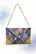 Pochette de Fête avec chaîne dorée et triangles décoratifs, patron PDF gratuit.