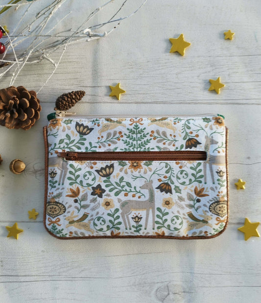 Pochette STEPH colorée avec motifs floraux, idéale pour couture, accompagnée d'un patron PDF.