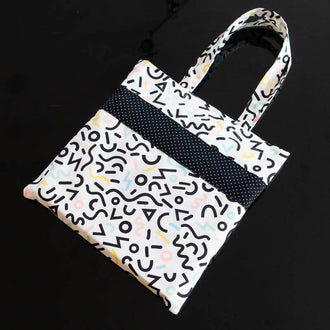 Tote bag, avec couture anglaise en tissu imprimé avec bande décorative, patron de couture pdf à télécharger disponible.