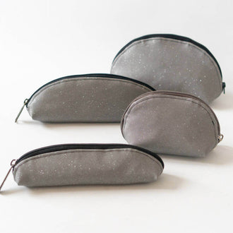 Trousse maquillage ou stylos, 4 formats – Pomme en tissu gris, patron de couture pdf à télécharger