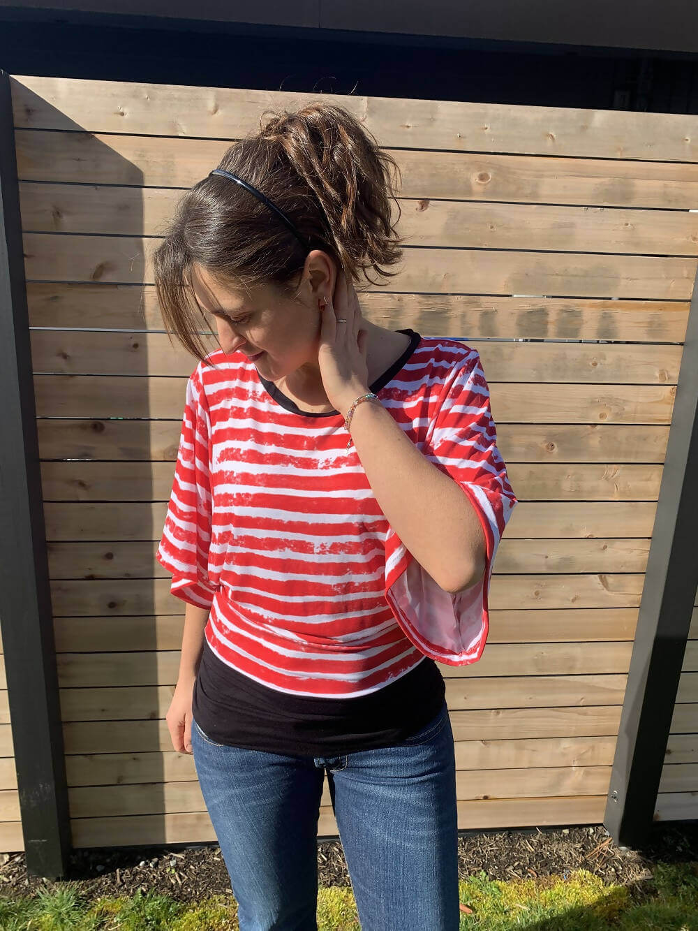 VANOU - Top pour femmes du 34 au 54, rouge à rayures, manches kimono, patron de couture pdf à télécharger, facile à coudre.