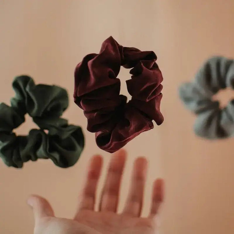 Patrons d'Accessoires: collection de patrons de couture pdf à télécharger pour coudre des chouchous uniques et élégants.