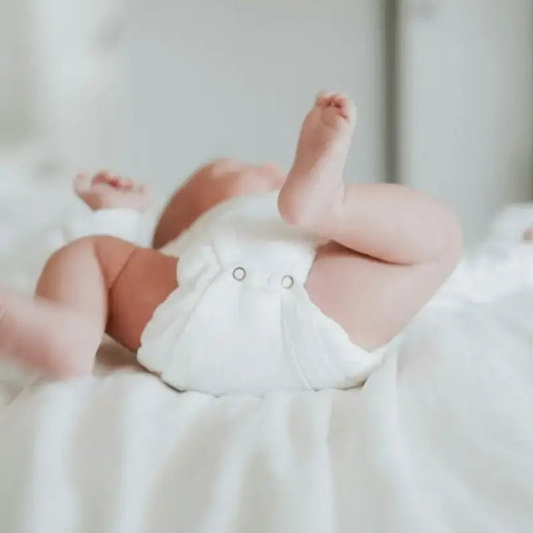 Patrons pour Bébé: Collection de patrons de couture PDF à télécharger, gigoteuses et bloomers pour les premiers mois.