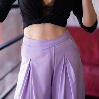 Pantalon - XXS-/XL - VINTAGE CADILAC, patron de couture PDF à télécharger pour femme en taille XXS à XL, couleur lilas.