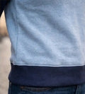 Sweat Livarot Adulte Taille 34 à 54, patron de couture pdf à télécharger, gros plan du bas du sweat bleu clair et bord-côte bleu marine.