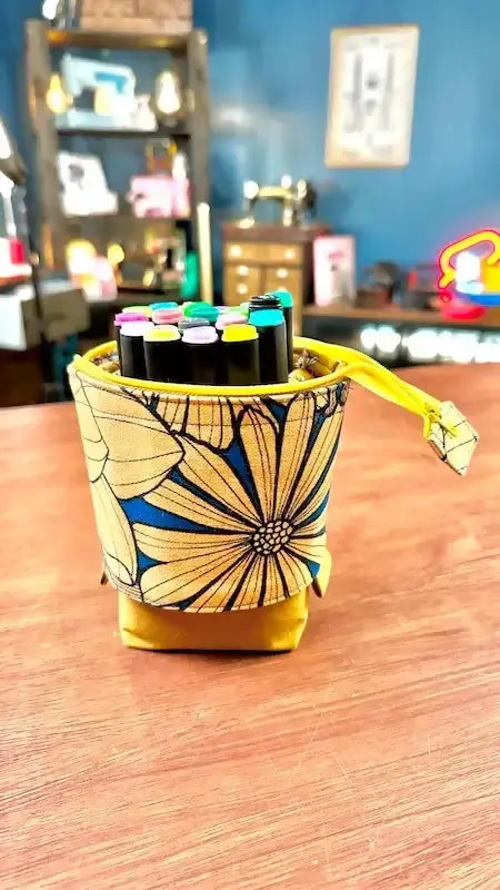 La Trousse en position pot à crayons, couture facile et patron gratuit