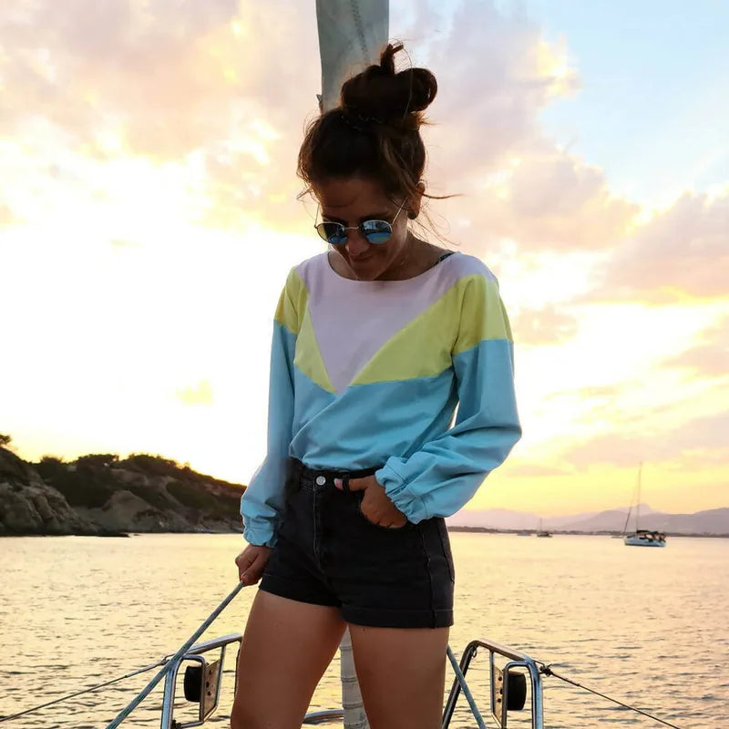 Blouse - Robe Embrun portée lors d'une croisière au coucher du soleil, patron de couture pdf à télécharger disponible.