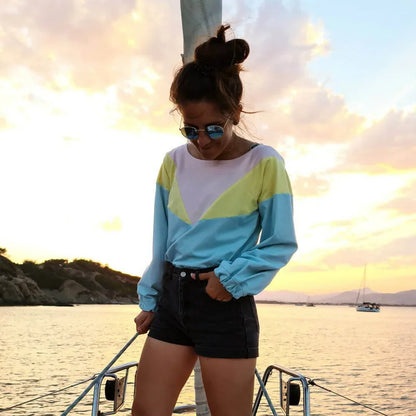 Blouse - Robe Embrun portée lors d'une croisière au coucher du soleil, patron de couture pdf à télécharger disponible.