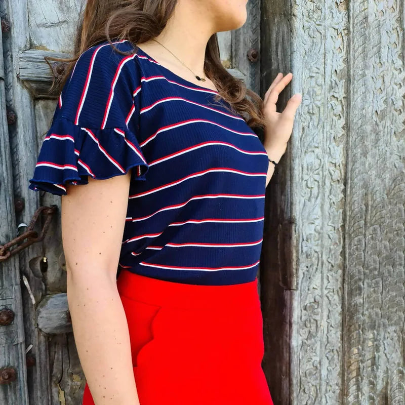 Blouse - Robe Embrun, patron de couture pdf à télécharger, rayures bleu marine et rouges.