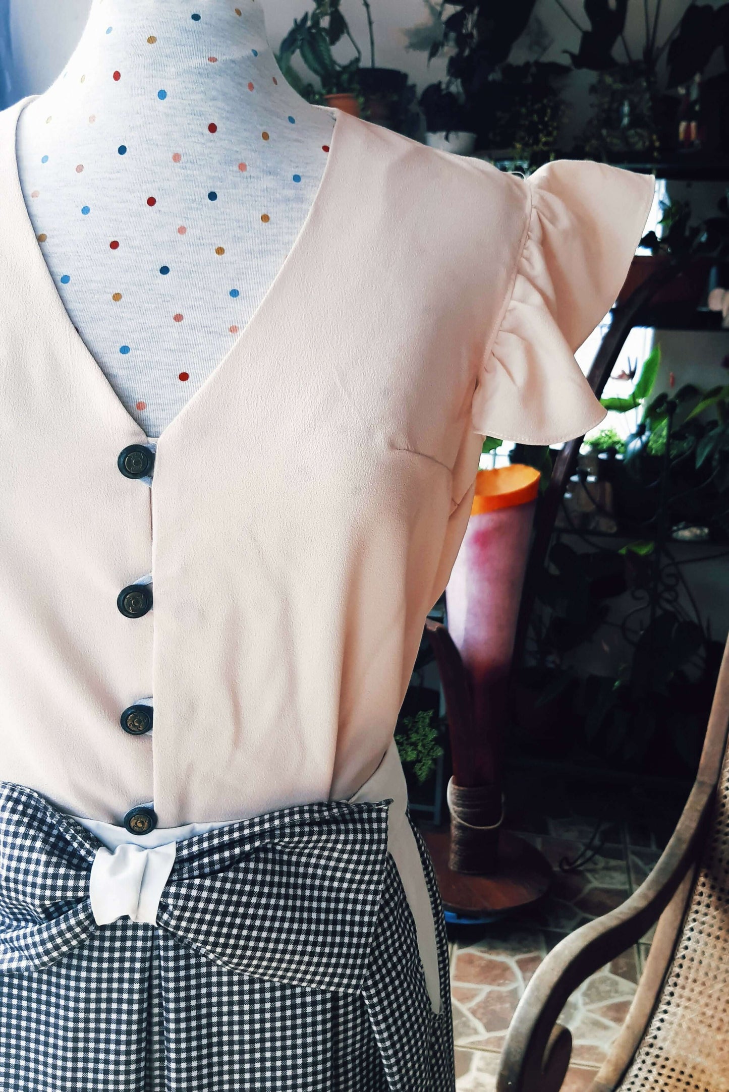 Blouse Séléné - T36 à 50, patron de couture pdf à télécharger, avec mancherons volantés et col en V, chic et romantique.