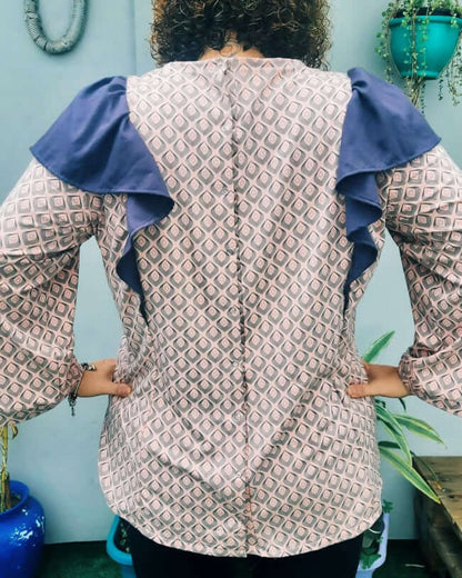 Blouse Thalie à volants pour femmes, patron de couture PDF taille 36 à 50, style élégant et confortable.