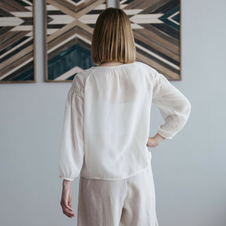 Blouse - XS/XL - WONDERELA, vue arrière, patron de couture pdf à télécharger, niveau intermédiaire, tailles XS à XL, sans marges couture.