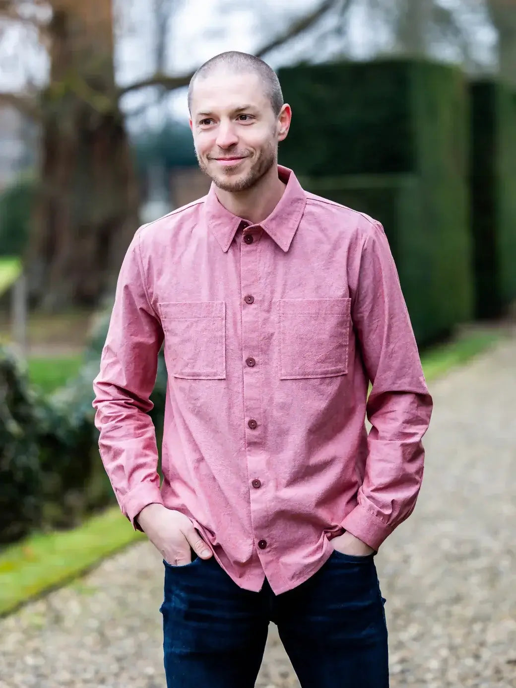 CEDRAT - La chemise casual chic aux nombreuses options, homme portant une chemise rose, patron de couture pdf à télécharger