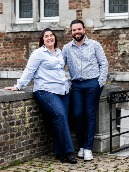 Couple portant CEDRAT - La chemise casual chic aux nombreuses options, patron de couture pdf à télécharger.