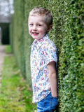 Enfant portant CEDRAT - La chemise casual chic aux nombreuses options, patron de couture pdf à télécharger.
