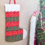 Calendrier de l'avent chaussette de Noël en tissu à rayures rouges et vertes, patron de couture pdf à télécharger