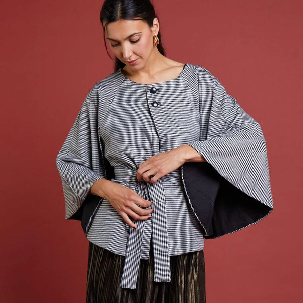 Cape La Captivante - TU, patron de couture pdf à télécharger pour couture festive élégante, aperçu du produit en automne 2022.