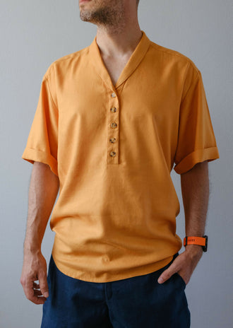 Chemise - XS/XXL - JACOMO en lin pour homme, patron de couture PDF à télécharger, style smart-casual, manches courtes, couleur orange.