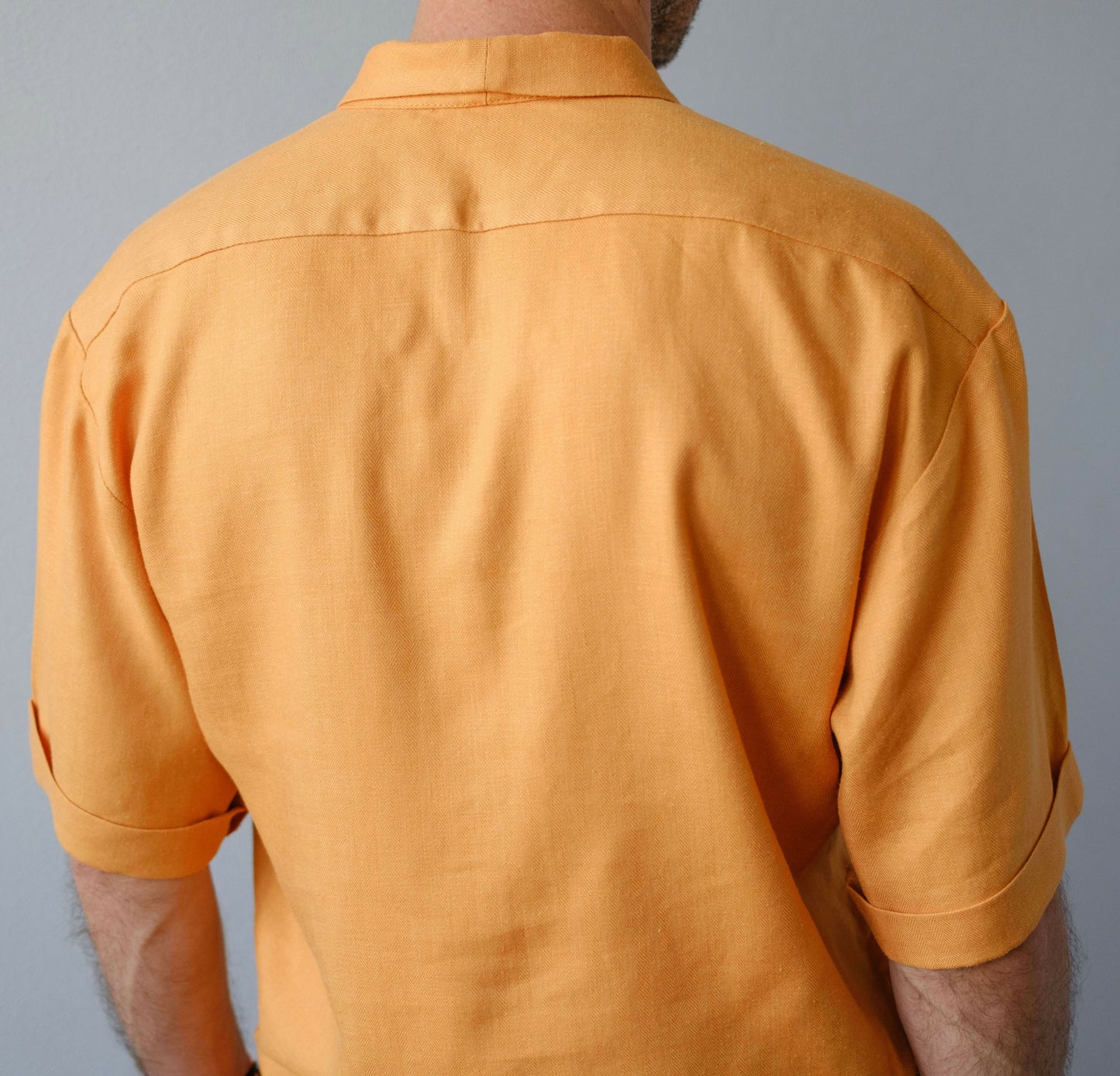 Chemise - XS/XXL - JACOMO en lin orange, vue de dos, patron de couture pdf à télécharger, tailles intermédiaires