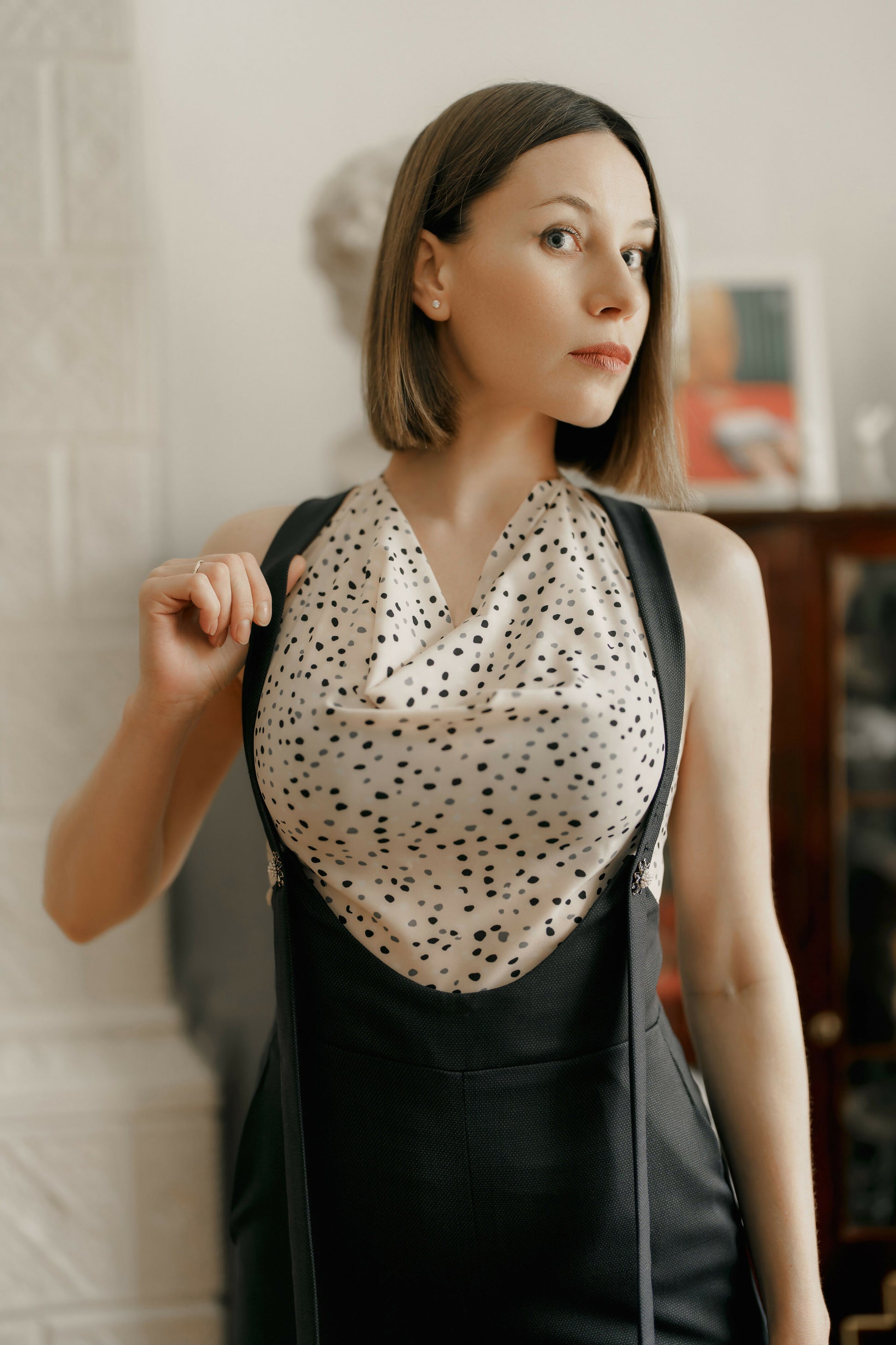 Femme portant une combinaison, patron de couture pdf à télécharger, taille XXS à XXL, Combinaison - XXS - XXL - LADY ATTITUDE, niveau intermédiaire.