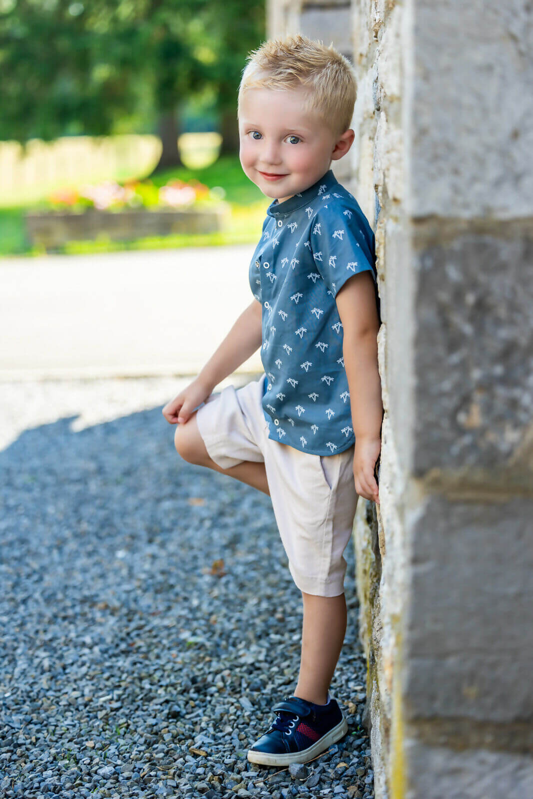 Enfant portant DRAGON - La chemise ou robe pour toute la famille, extérieur, patron de couture pdf à télécharger