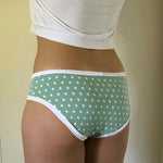 Culotte hipster verte à étoiles blanches, confortable et sans élastique, idéale pour couture rapide.