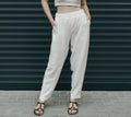 Femme portant un Ensemble pantalon et haut pour femme - XXS/XL - SIMPLY SOPHISTICATED, patron de couture pdf à télécharger.