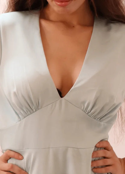 FAYA ROBE-taille de 30 à 58 EU : Élégante robe inspiration années 40 avec col V, parfait patron de couture pdf à télécharger.