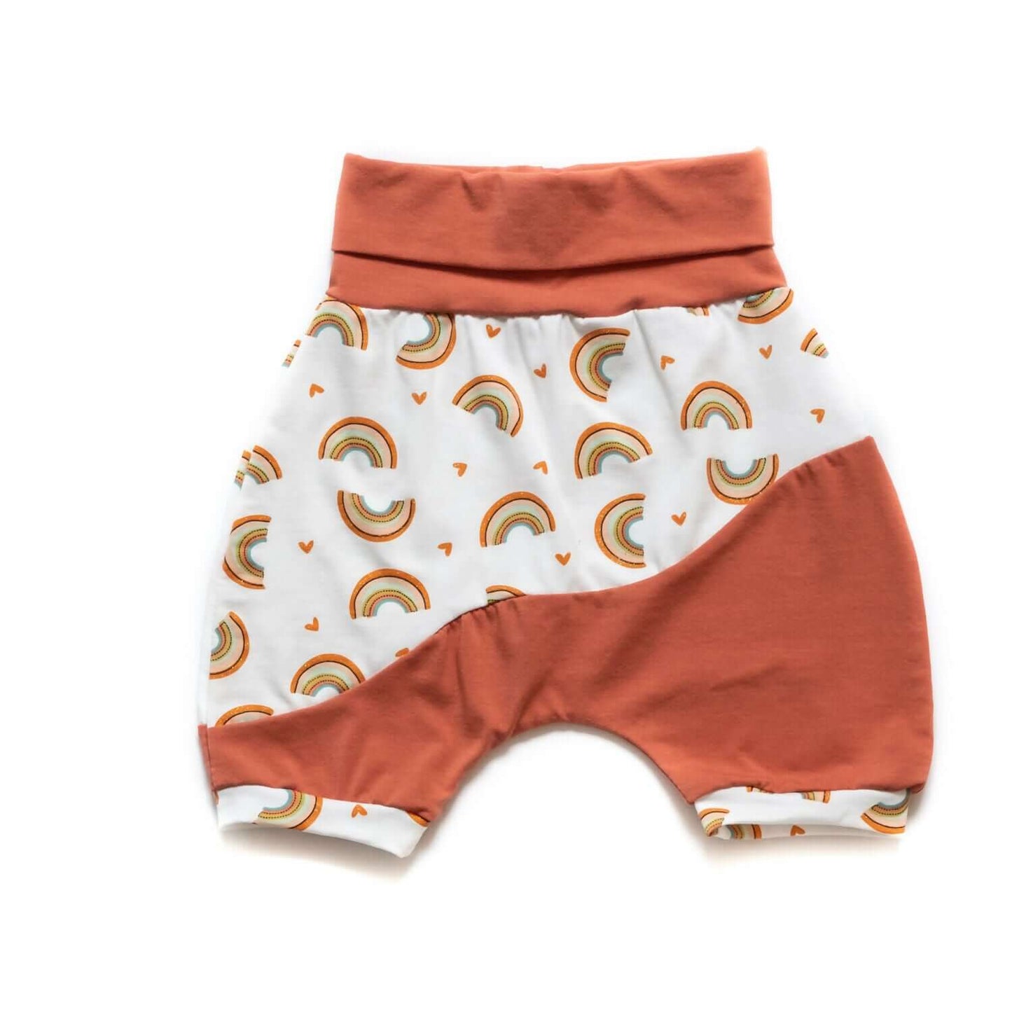 GOYAVE - LE sarouel et bermuda évolutif avec motifs arcs-en-ciel, patron de couture pdf à télécharger pour bébé